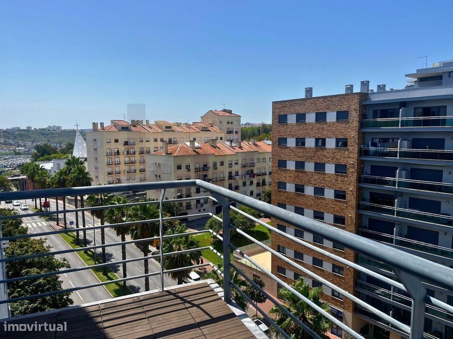 Apartamento T2 em Odivelas nas Colinas do Cruzeiro com estacionamento