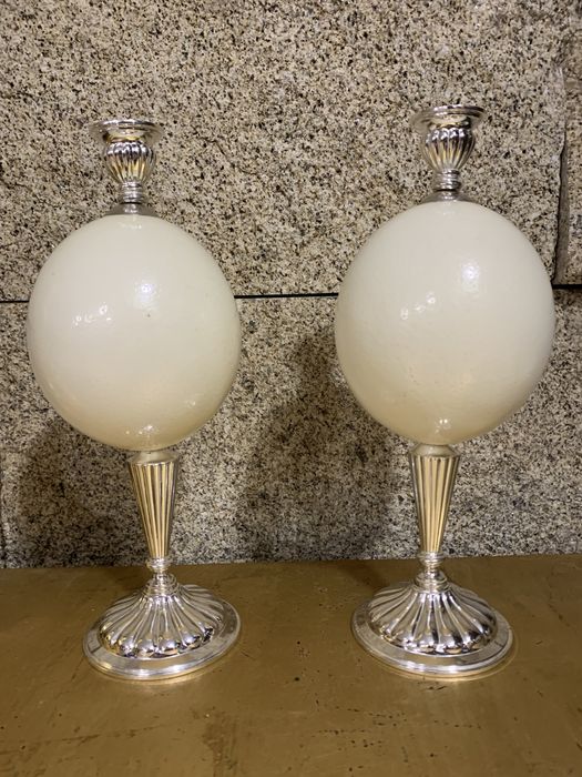 Casticais em prata eleborados com ovos de avestruz