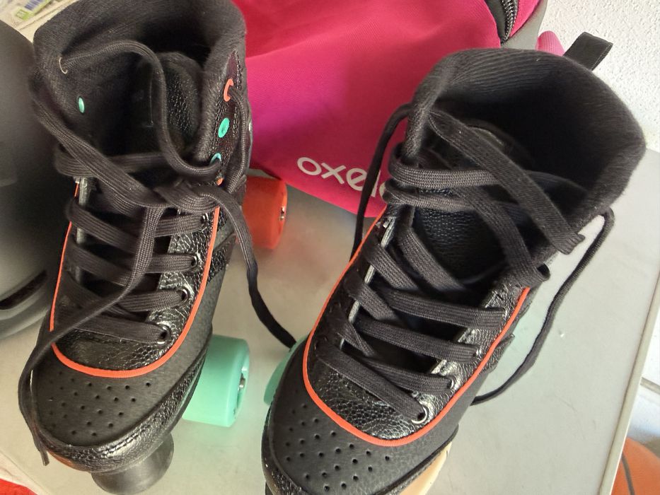 Patins 4 rodas com caoacete e bolsa de transporte