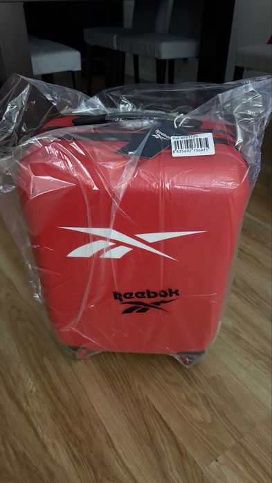 Trolley Reebok 38x55x20 vermelha