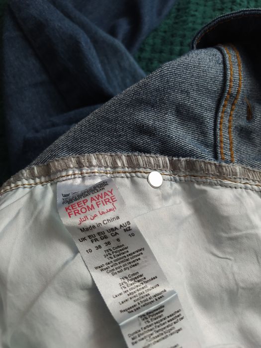 Spodnie z wysokim stanem