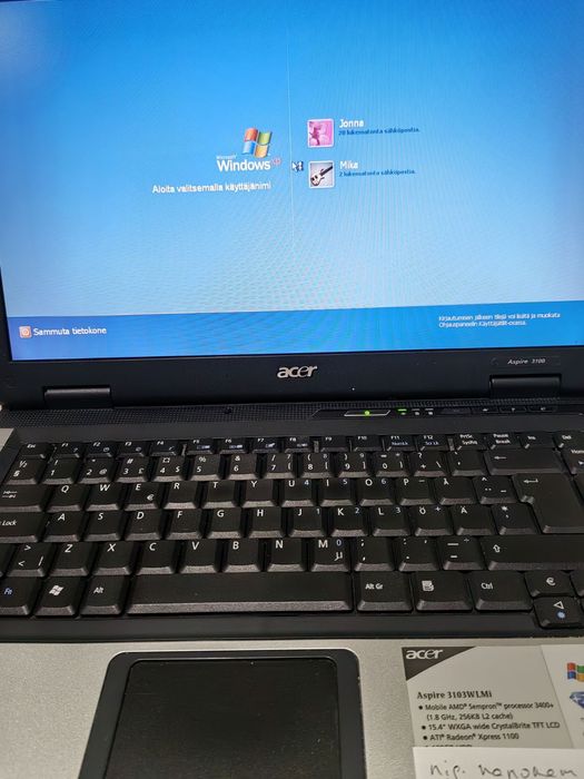 Ноутбук accer під паролем.