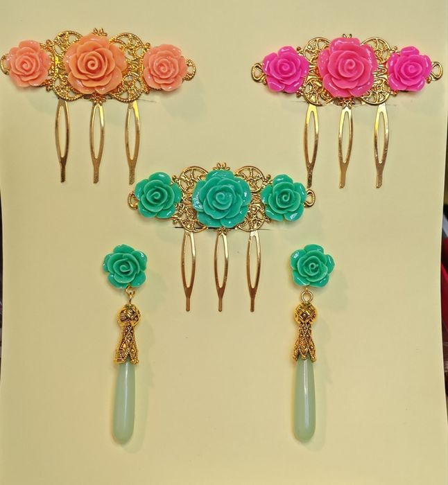 Conjunto brincos e peinecillos