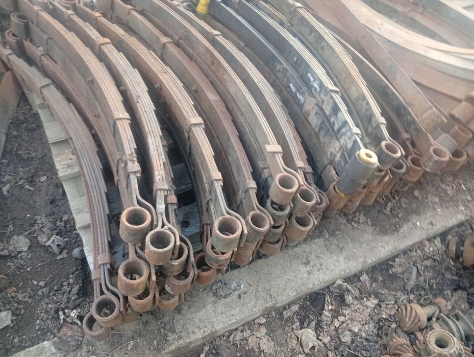 Продаю ресори УАЗ 469 передні а також листи до них нові