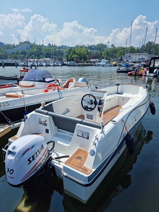 Nowa łódź OD RĘKI: Sunrise 530 Tender - NA 8 OSÓB ! - od boatcenter.pl