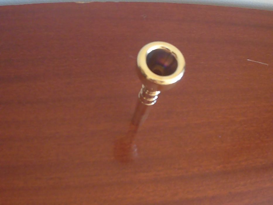 Bocal de trompete Vincent Bach 5V dourado