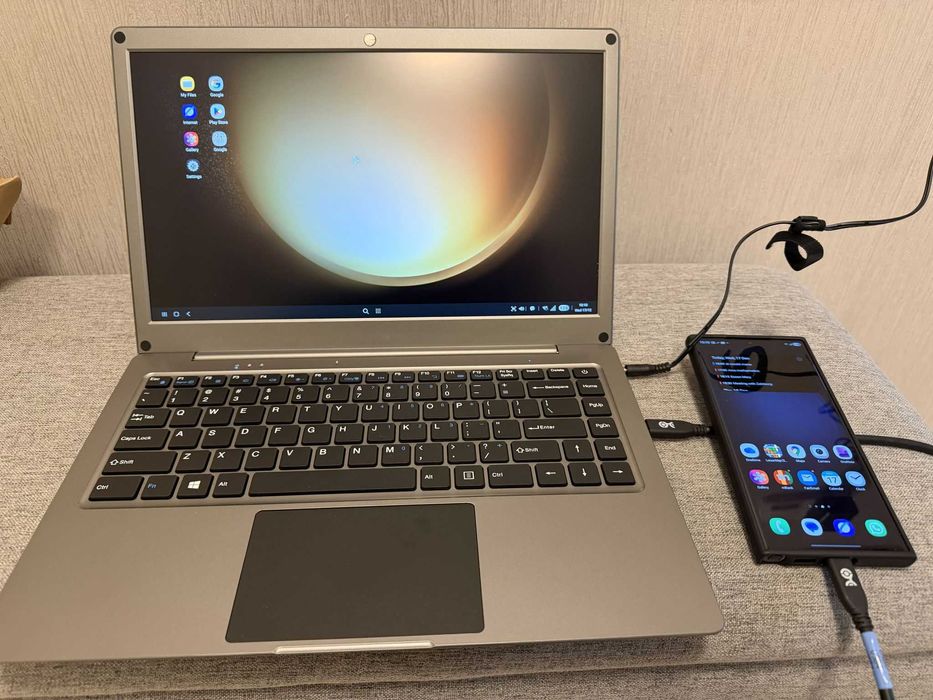 Crowview Note lapdock - ekran z klawiaturą i touchpad w formie laptopa