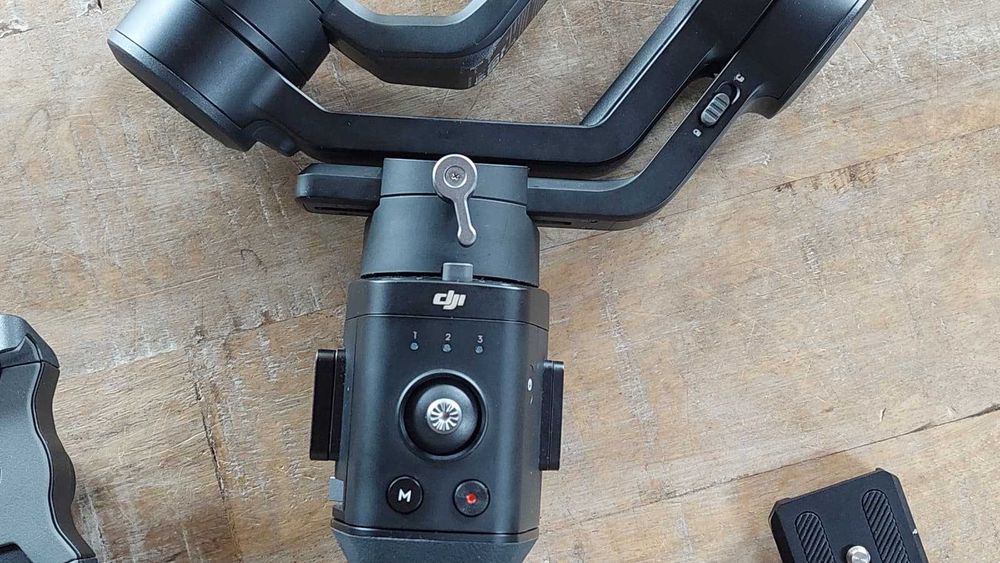 DJI Ronin-SC Estabilizador Gimbal de 3 eixos para Câmaras Mirrorless