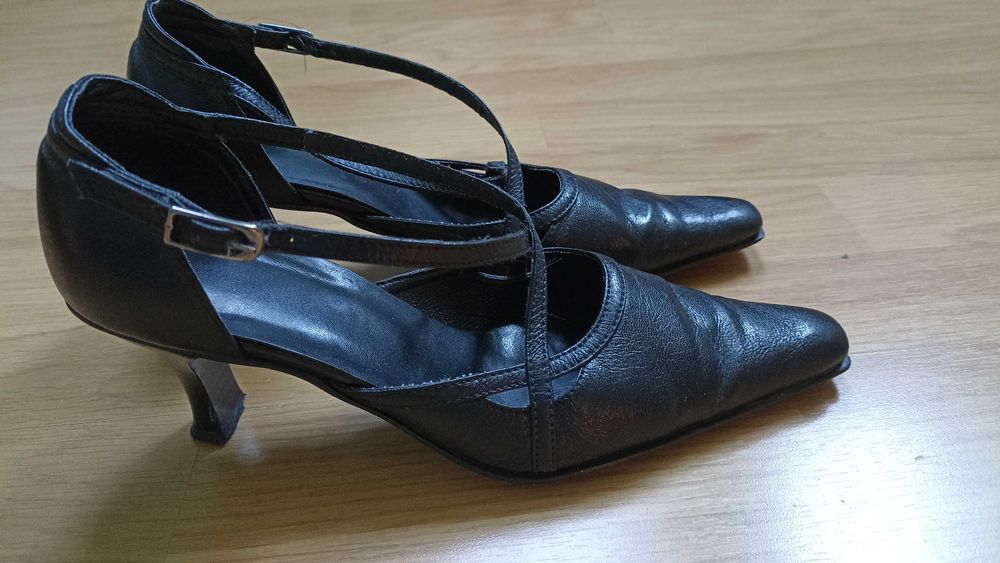 Buty damskie czarne rozmiar 37 obcas 6cm