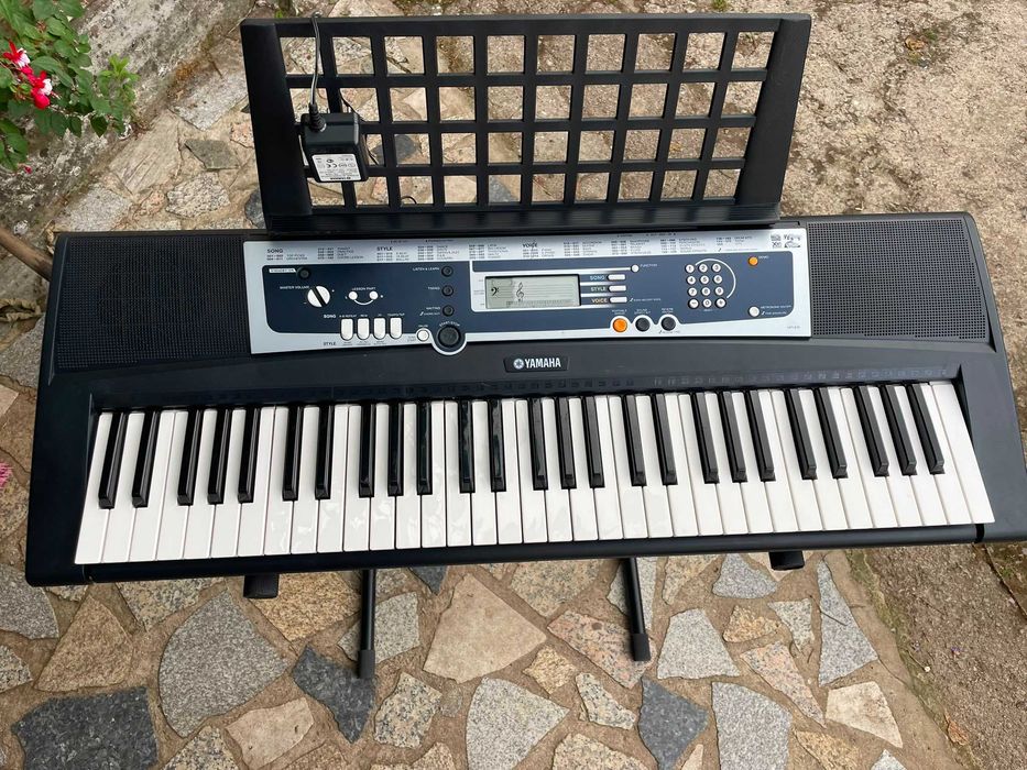 Teclado Yamaha YPT-210
