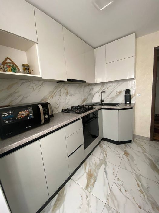 Продаж 3 кімнатної квартири на Київський