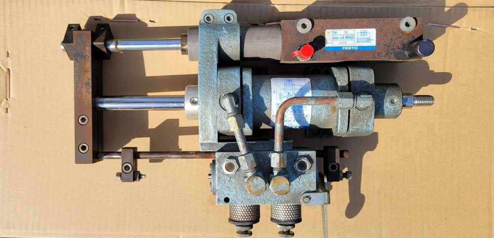 Siłownik pneumatyczny typ XYD 50-70 hydrauliczne tłumienie typ Td-70