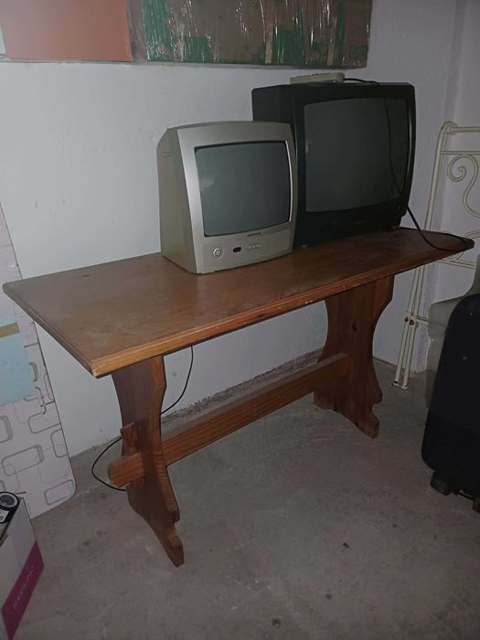 Mesa de madeira maciça