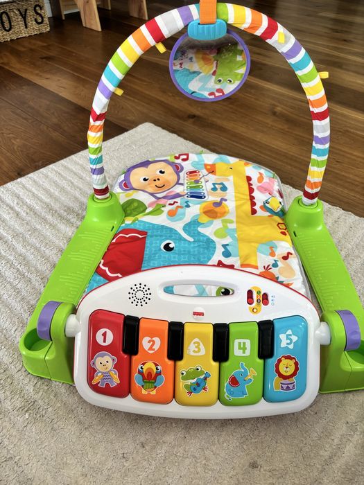 Fisher Price mata z pianinem
