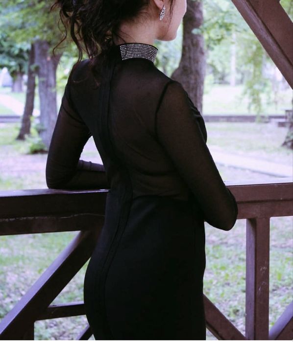 Шикарна чорна сукня