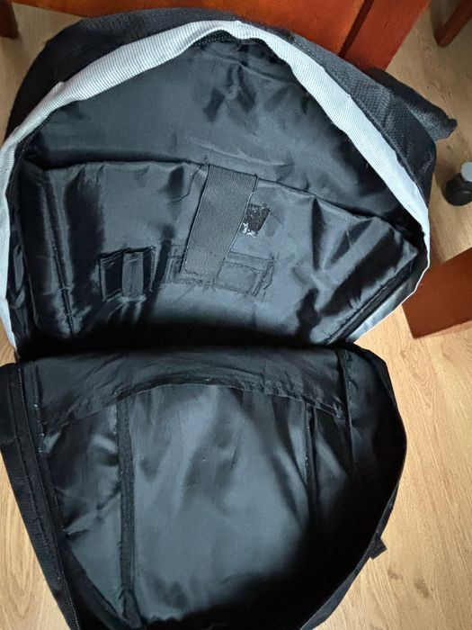 Mitsai, mochila portátil, usada e em ótimo estado