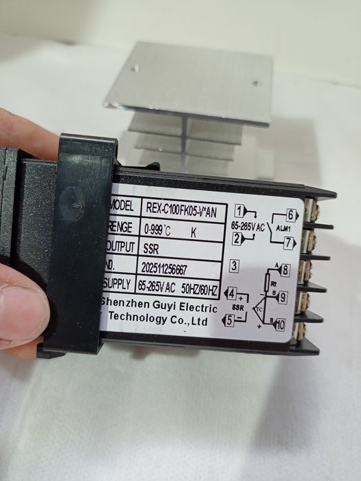 cyfrowy regulator temperatury PID REX-C100