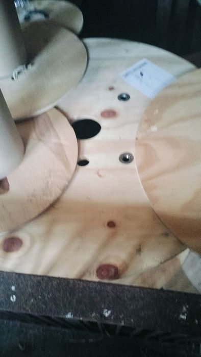 Sprzedam szpule nadające się na stoliki lub kwietniki