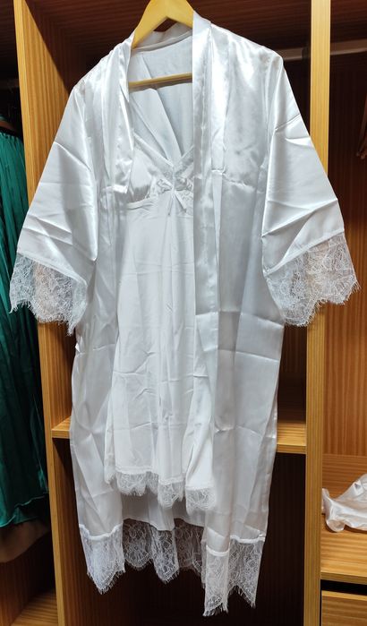 Robe + camisa de noite branca