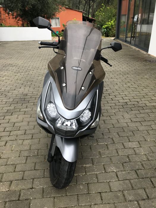 Mota 250cc impecável