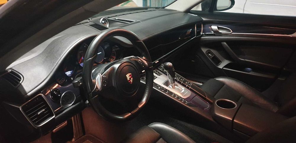 Porsche Panamera Diesel com  kit GTS