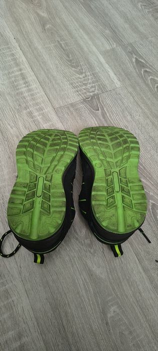 Sprzedam 2 pary butów roboczych r. 38