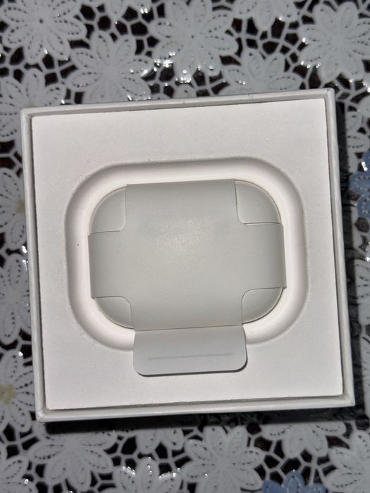 Навушники Apple AirPods Pro 2 with MagSafe та  Case USB-C (41061. Нові,в новому станні ,без дефектів ,за детальною інформацією пишіть