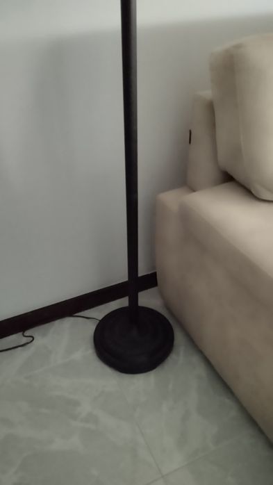Candeeiro de pé  para sala ou corredor