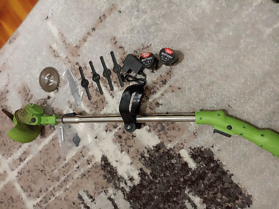 Продам електричний тример для сада