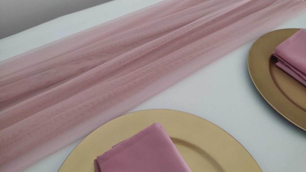 Bieżnik różowy róż tiulowy na na stół dekooracja przyjęcie wysyłka