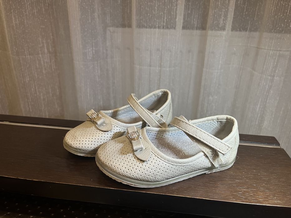 Туфлі на дівчинку