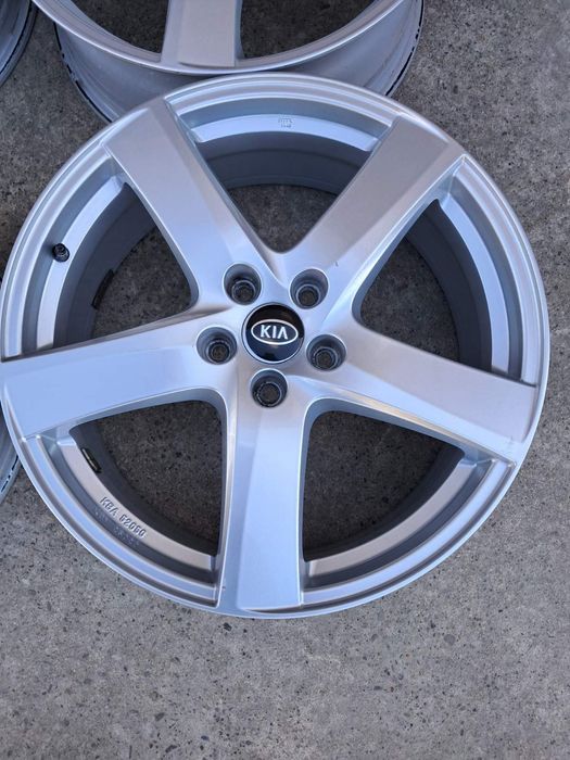 Диски 5 * 114.3 * R19 Alutec KIA HYUNDAI Toyota колісні диски 5 114.3 19 на різні моделі машин
