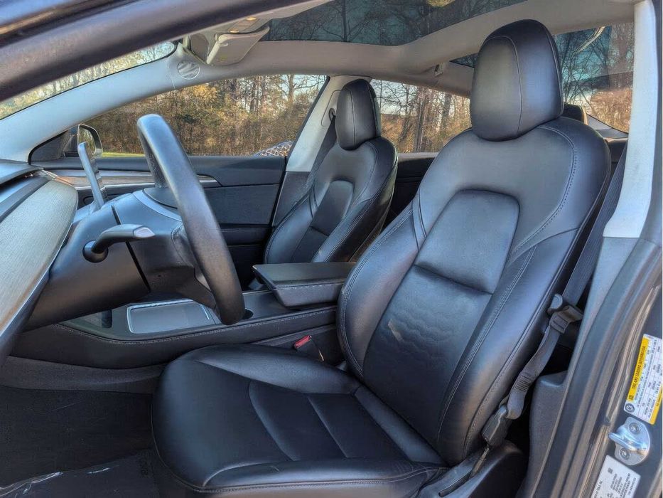Tesla Model 3      2022