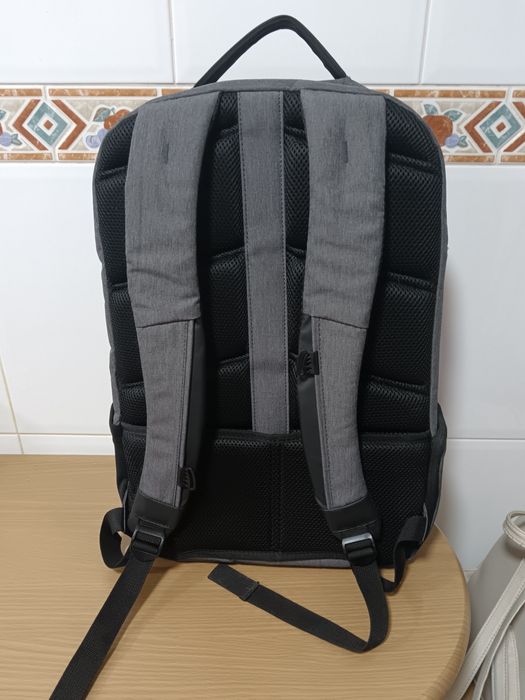 Vendo mochila para PC 17" LENOVO