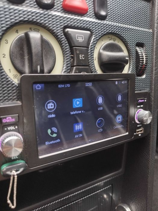 Auto rádio em bom estado