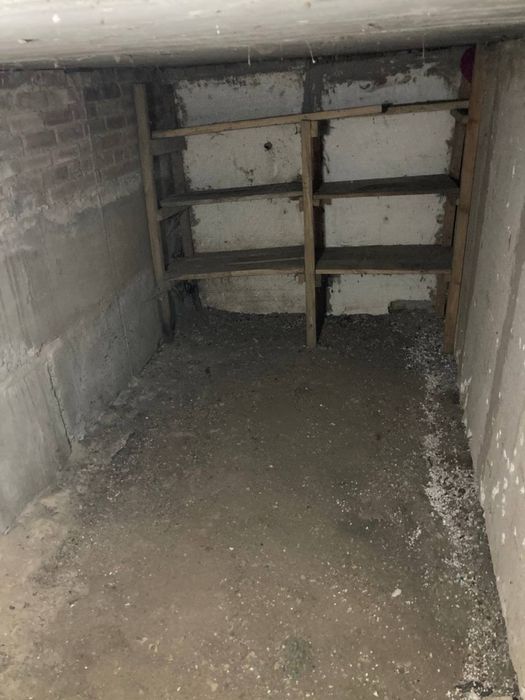 Продам 2 гаражі поруч з центром
