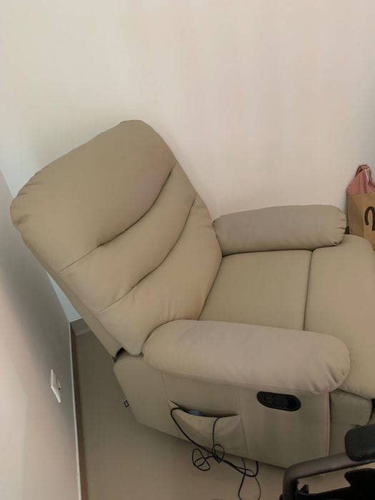 Poltrona relax c/massagem elétrico Bege como novo