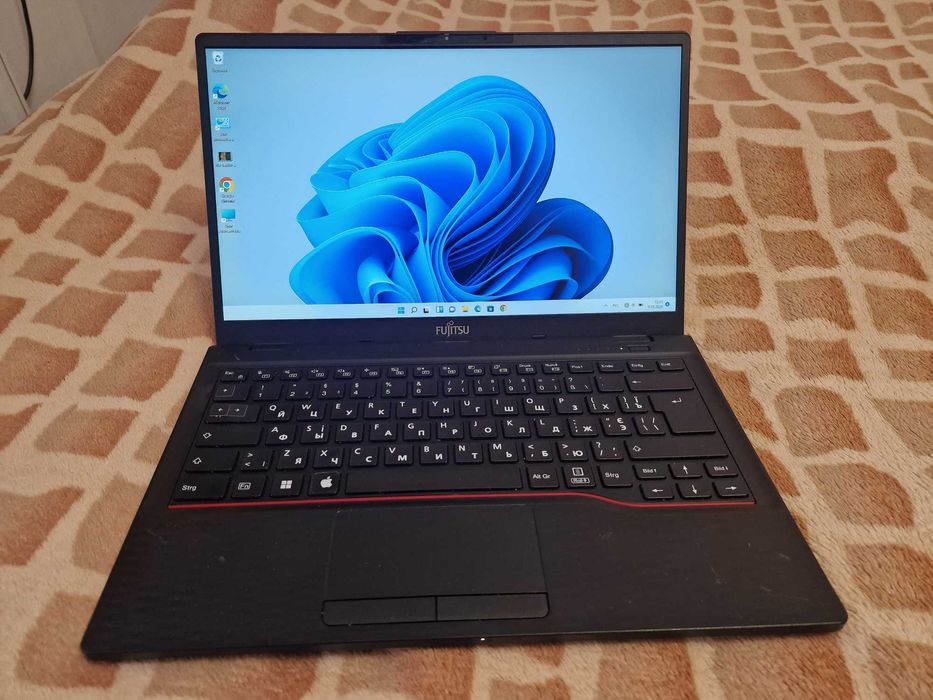 Fujitsu E5412/IPS/Core™ i5-1235U(12Gen)8GB/256GB/UHD 12Gen 4GB