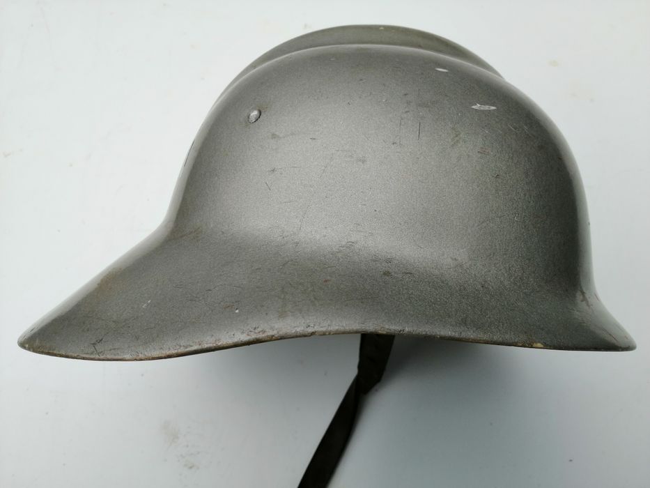Sprzedam kask strażacki.