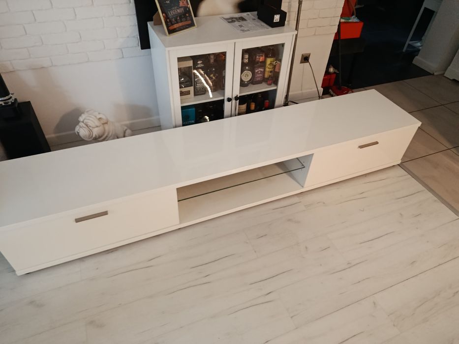 Szafka rtv pod tv