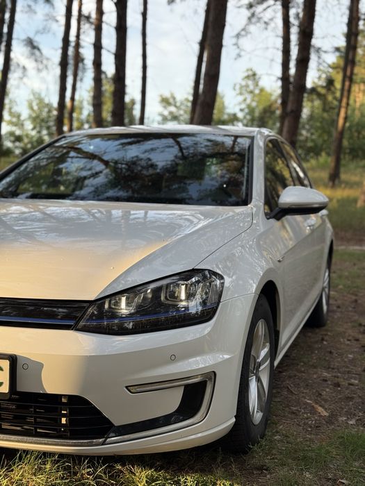 Продажа/обмен Volkwagen E-Golf . Электро