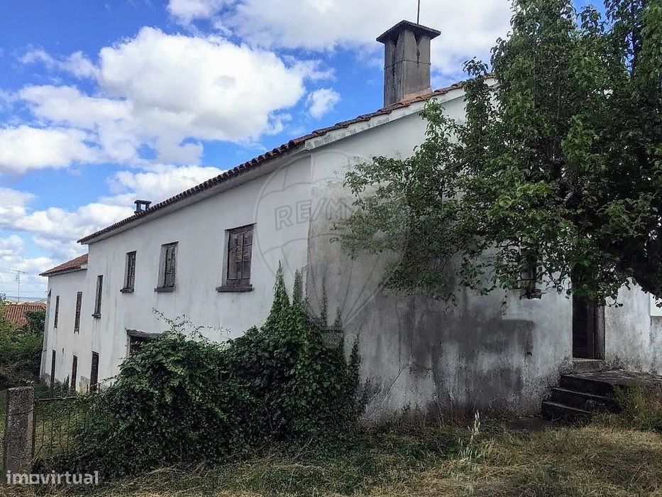 Moradia T3 para venda — Grijó de Parada, Bragança