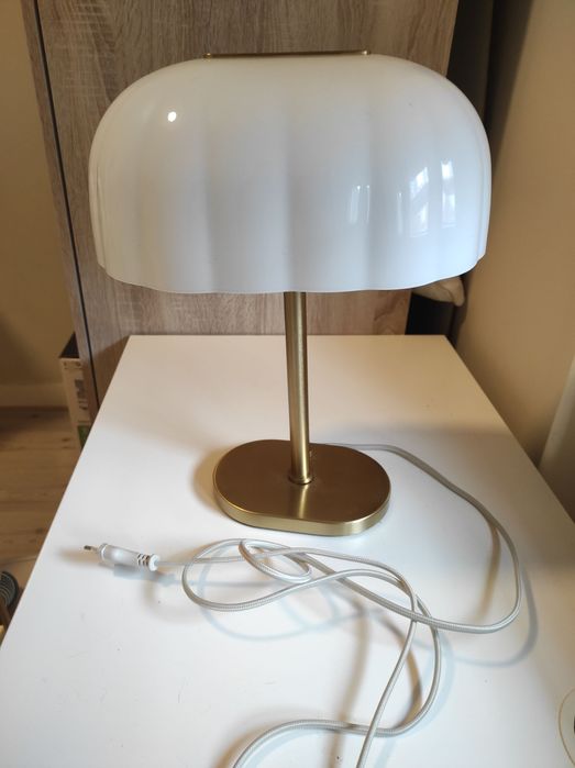 AKTERSPRING
Candeeiro de mesa, em latão, novo