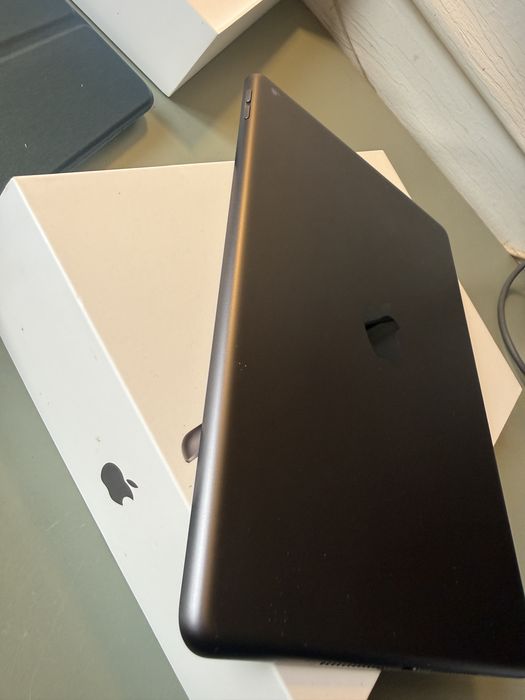 Apple iPad 10.2” 2021 9a Geração 64GB