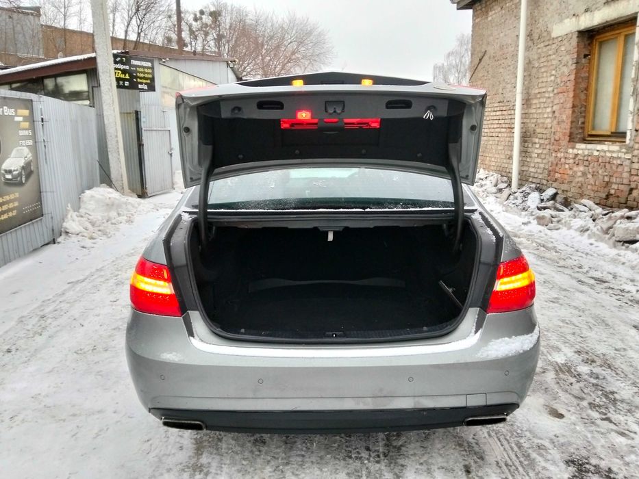 Кришка багажника Mercedes W212 E350 ляда багажника Мерседес Розборка
