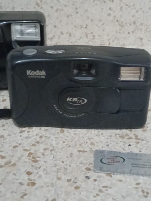 Máquinas fotográficas, Kodak e Samsung