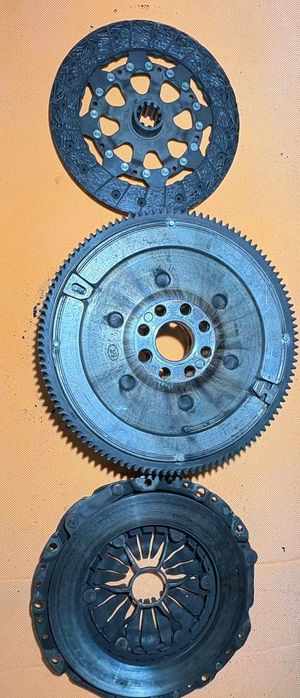 Продам маховик БМВ е46 2литра дизель дорест со сцепной и корзиной