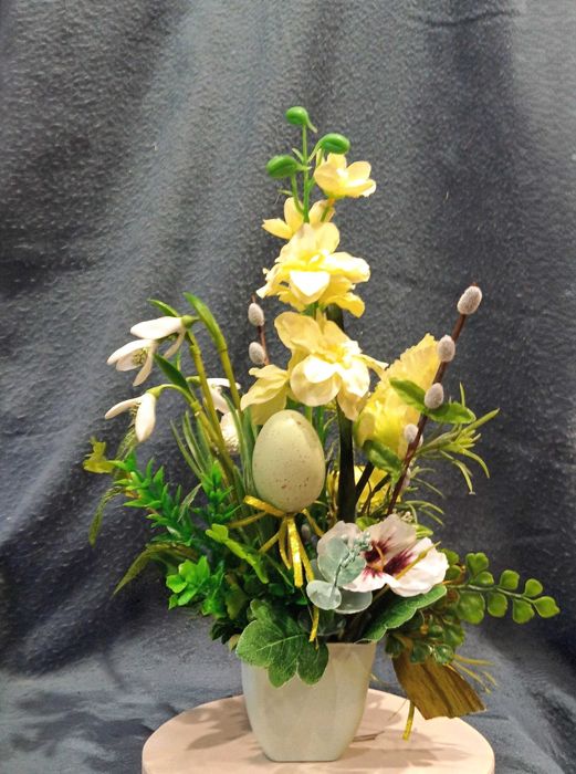 Stroik wiosenny, wielkanocny na stół czy regał.