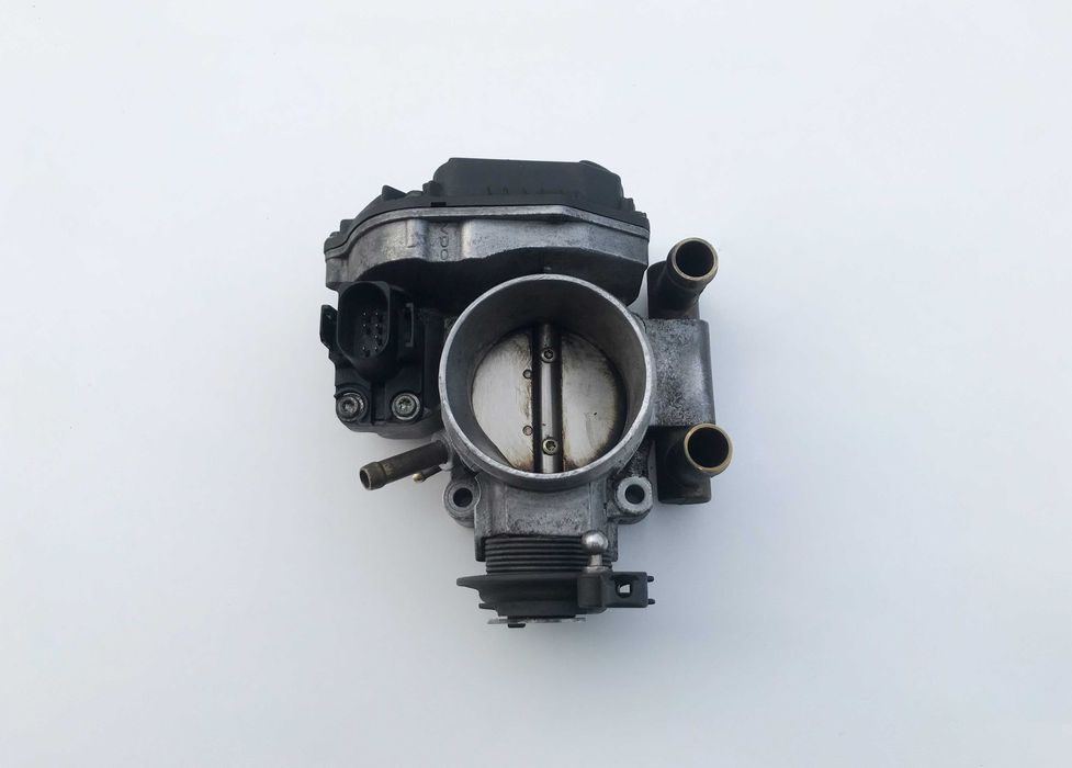 Дросельна заслонка Volkswagen Passat B5 (1996-2000 р.в) - 1.6-1.8