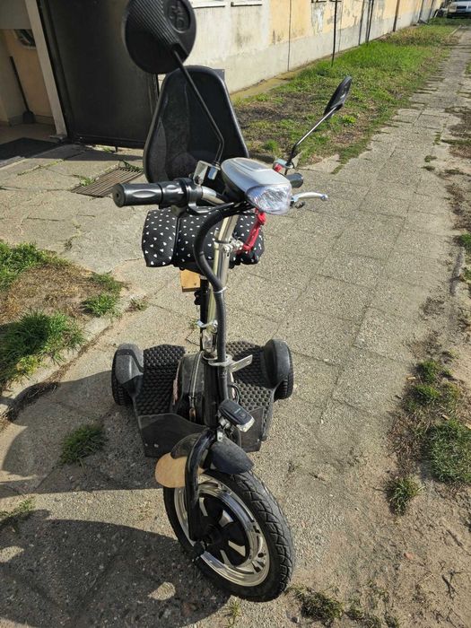 Wózek trójkołowy elektryczny RUNNER 500.